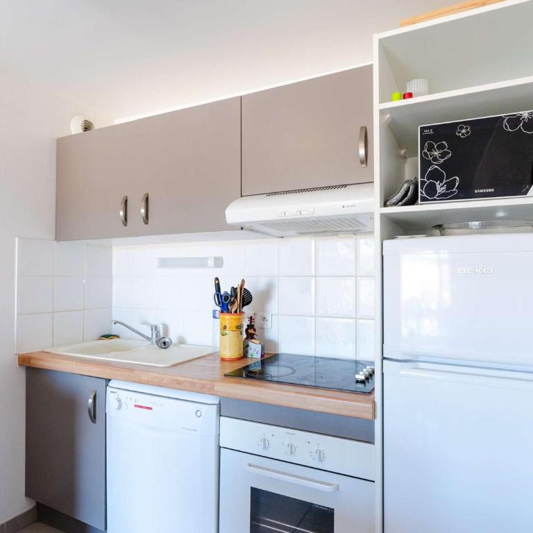 Appartement T3 avec Ascenseur et Parking à Narbonne - FR-1-409-279 - Apartment - 16