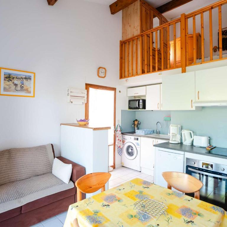 Pavillon T2 avec Mezzanine et Parking Privatif à Gruissan - FR-1-409-269 - Villa - 12