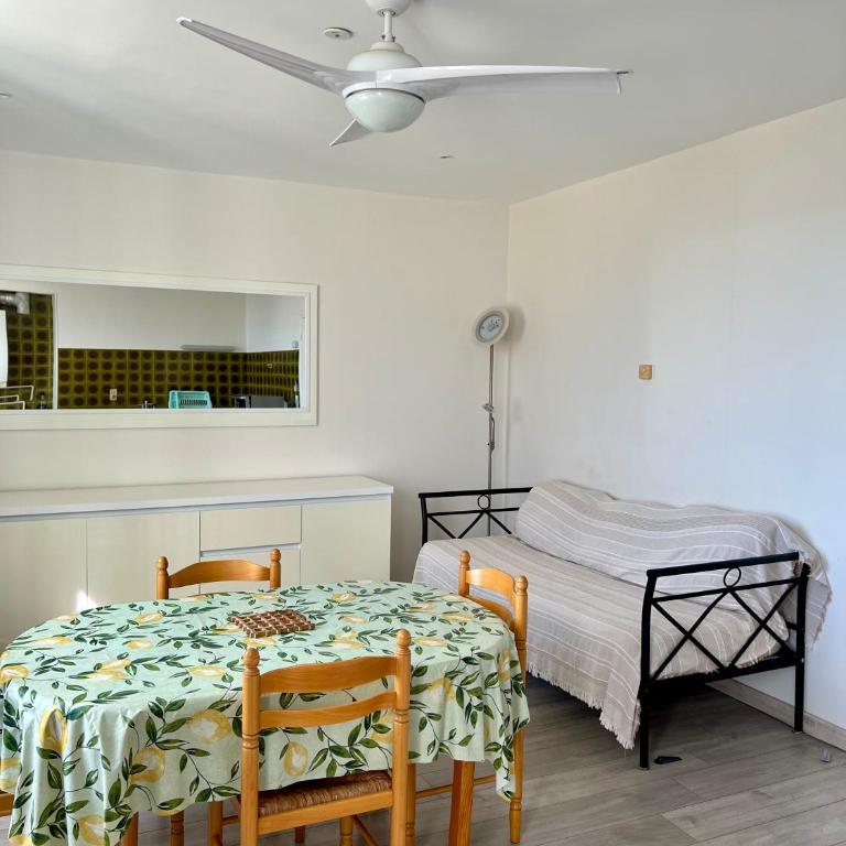 Magnifique appartement 2p dans une villa avec vue mer, terrasse & parking privé - Appartamento con 1 Camera da Letto - 3