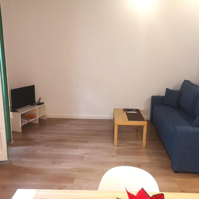 ApartEasy mid-term ONLY for VACATIONS stays, BORRELL - Two-Bedroom Apartment - 3