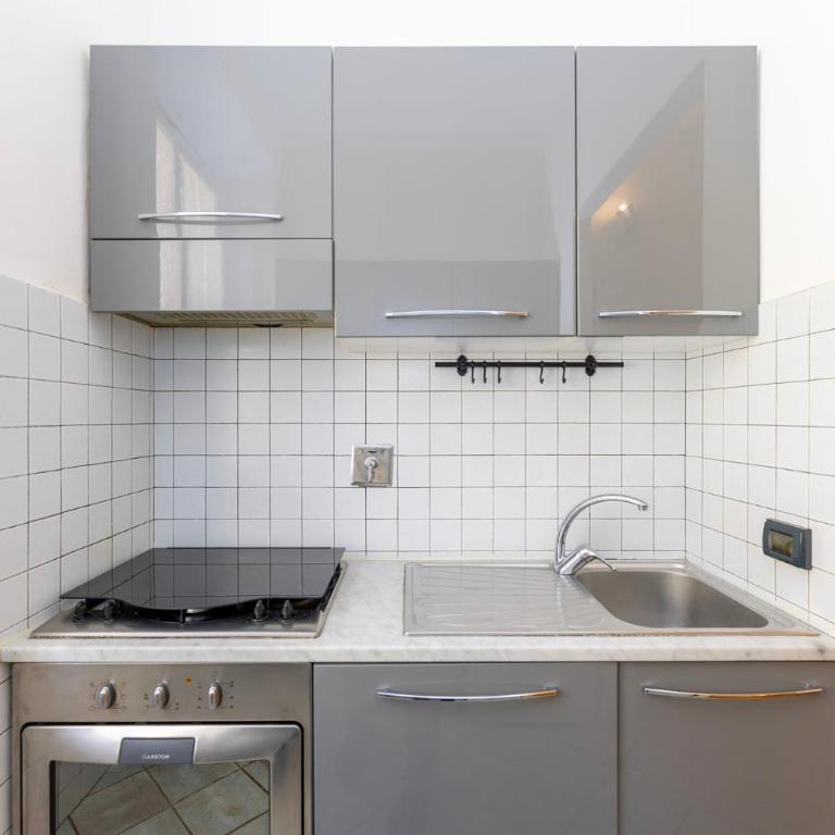 Comfortable and functional, terrace and parking - Appartamento con 2 Camere da Letto - 10
