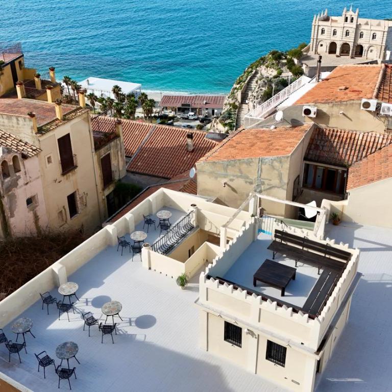 Napoleon - Deluxe Double Room with Balcony - 1