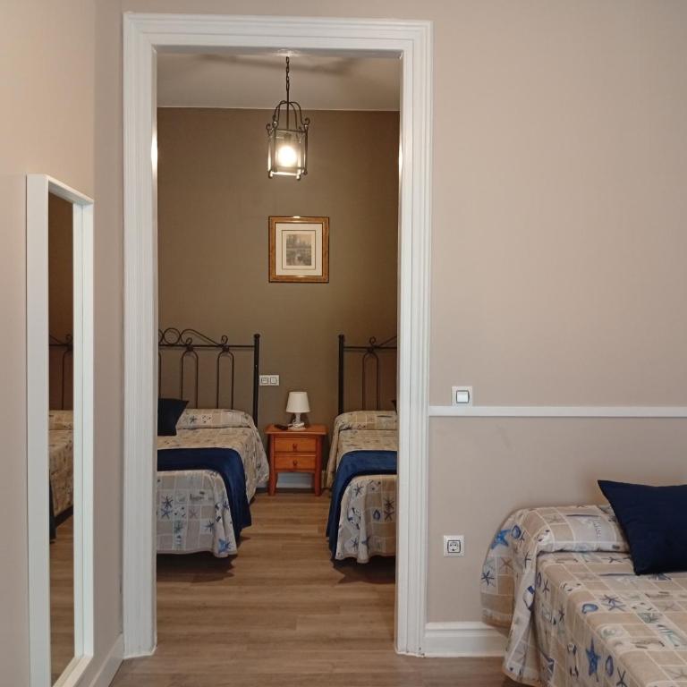 Hospedaje Don Pelayo - Habitación Doble con baño compartido - 2 camas - 4