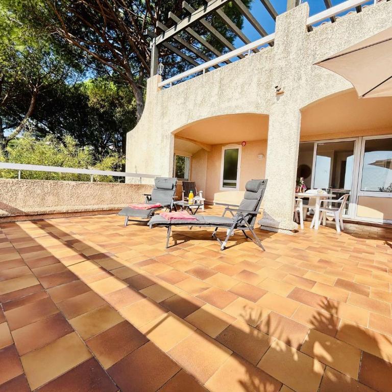 SM180-305 SAINTE MAXIME Appartement Vue mer T2 Piscine et parking - Apartamento 1 dormitorio con vistas al mar y terraza - 9