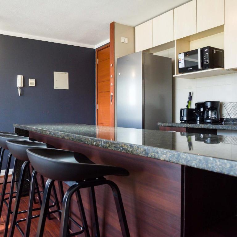 Stylish 2BR City Flat Modern Design and Comfort - Apartment - 2