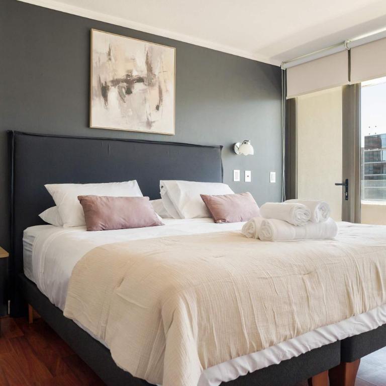 Stylish 2BR City Flat Modern Design and Comfort - Apartment - 3