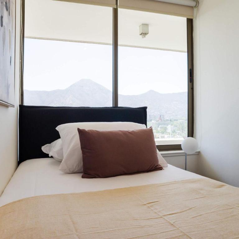 Stylish 2BR City Flat Modern Design and Comfort - Apartment - 14