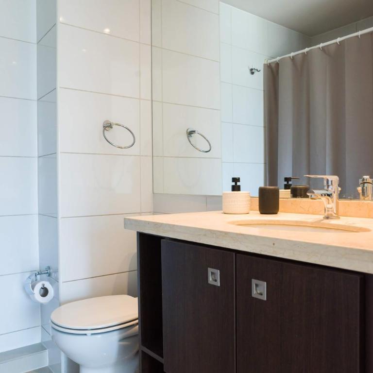 Stylish 2BR City Flat Modern Design and Comfort - Apartment - 46