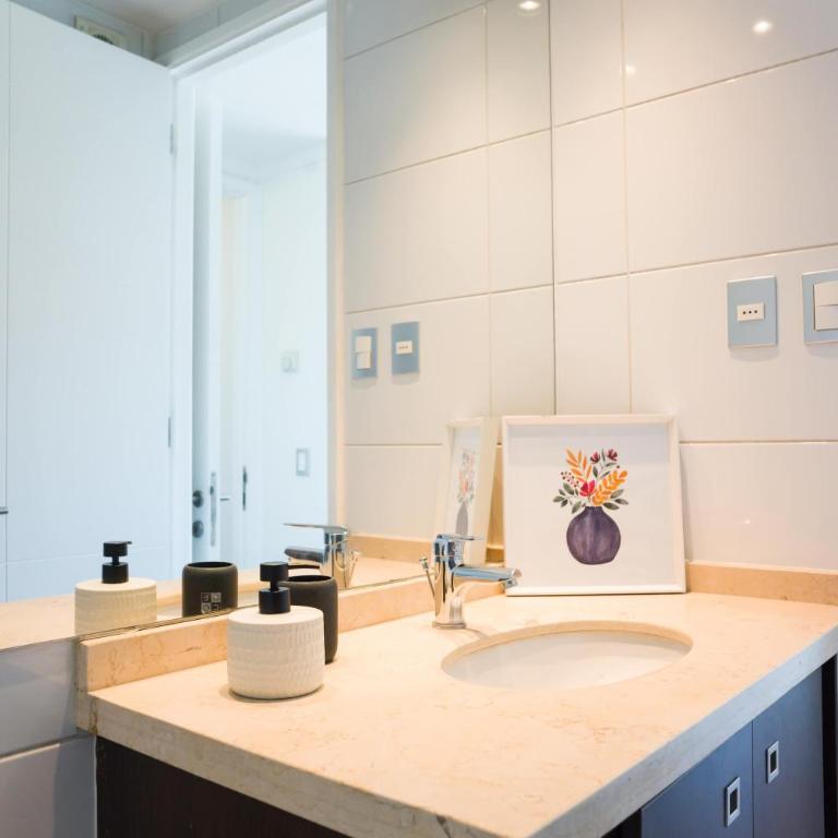 Stylish 2BR City Flat Modern Design and Comfort - Apartment - 47