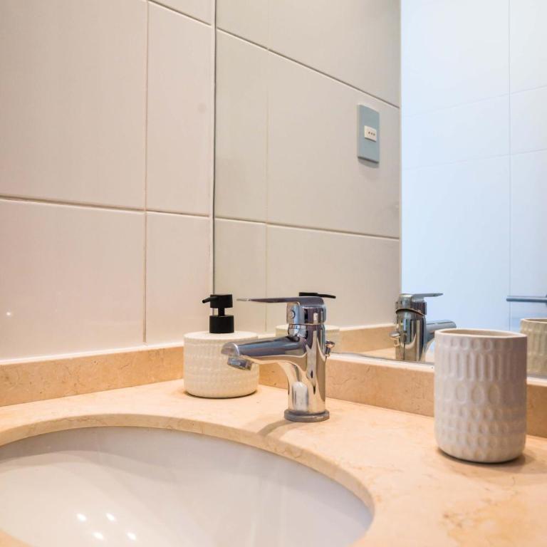 Stylish 2BR City Flat Modern Design and Comfort - Apartment - 51