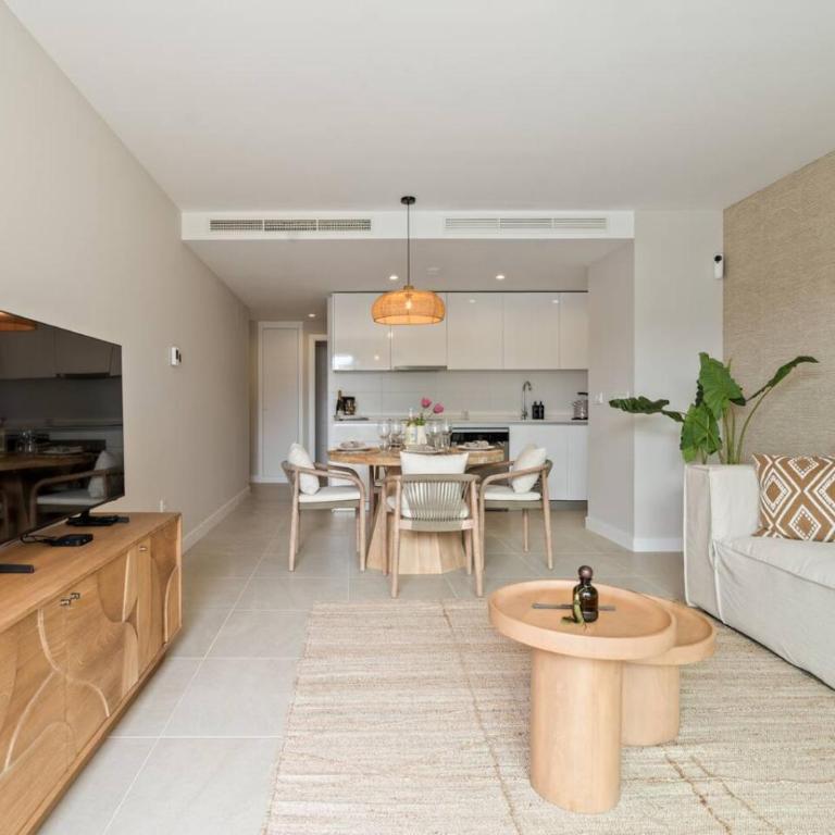 Garden Apt. Aranya - Pool, Gym and Co-Working Space - Apartamento - 8