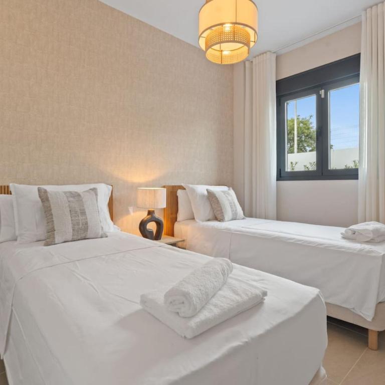 Garden Apt. Aranya - Pool, Gym and Co-Working Space - Apartamento - 14