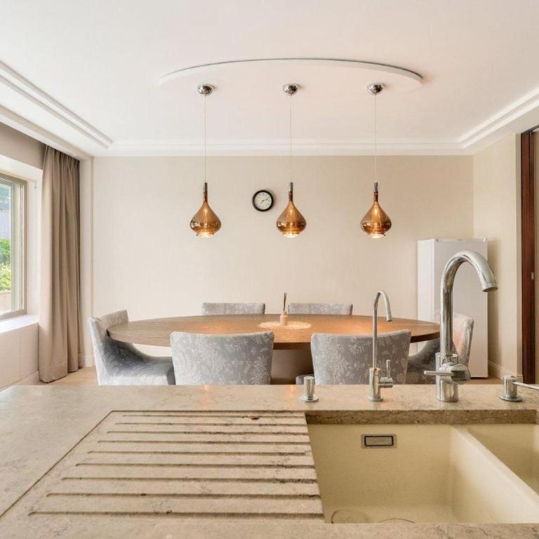 Prestigious 5BR Avenue Foch Home - Arc de Triomphe - Maison de Vacances - 11