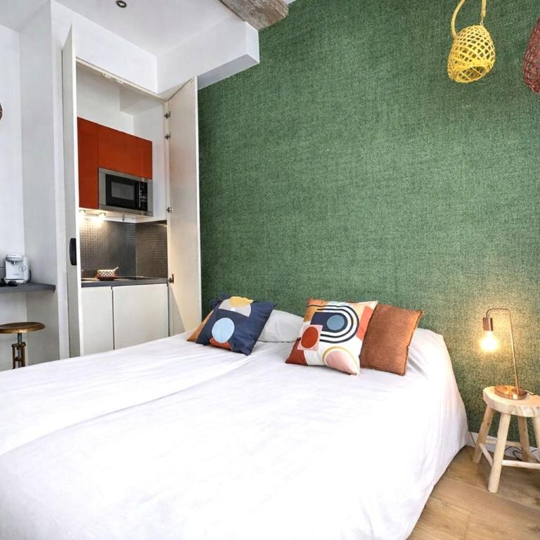 Bernard Studio with Spa A Moment of Relaxation and Elegance - Apartment - 1
