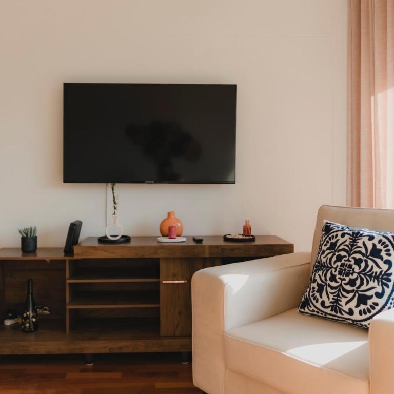 Recavarren 3 Dormitorios by Casa Miraflores - Wifi - Washer - Hot Water - Three-Bedroom Apartment with Balcony - 4