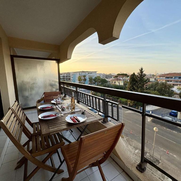Studio cabine à 200m de Port Fréjus, plage, commerces, terrasse, 4 couchages, ménage inclus - FR-1-226A-31 - Appartamento (4 Adulti) - 19
