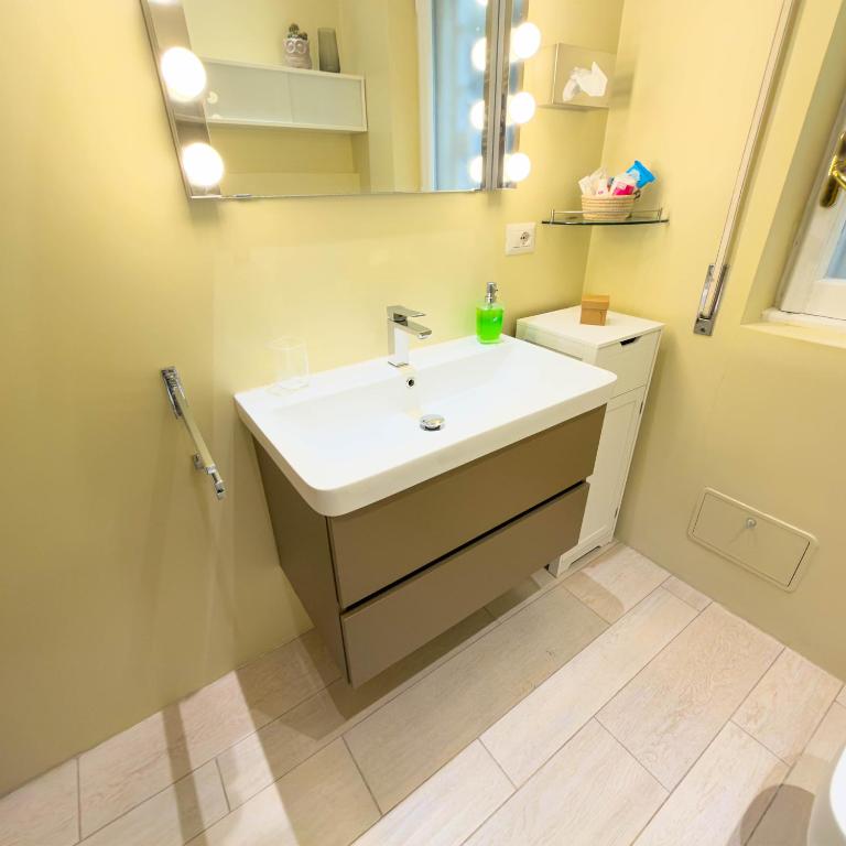 Apartment - Ostia, RM - Appartamento con 1 Camera da Letto - 32