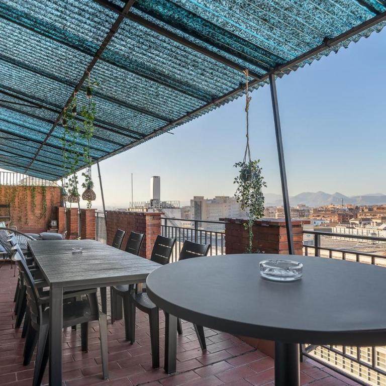 Magnífico ático a los pies del Albaicin - Three-Bedroom Apartment - 1