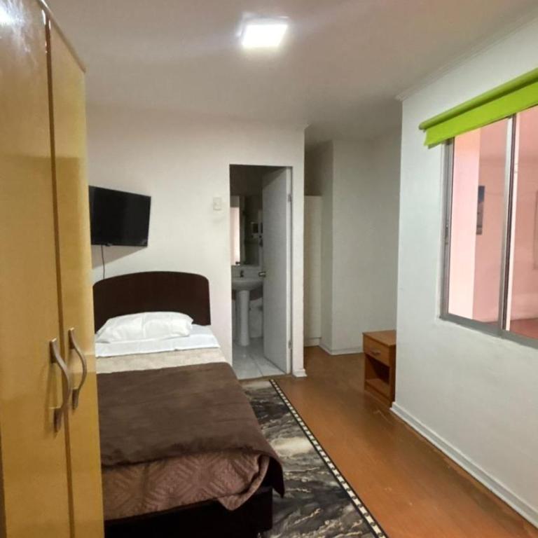 Residencial Fernanda - Twin Room with Private Bathroom - 1