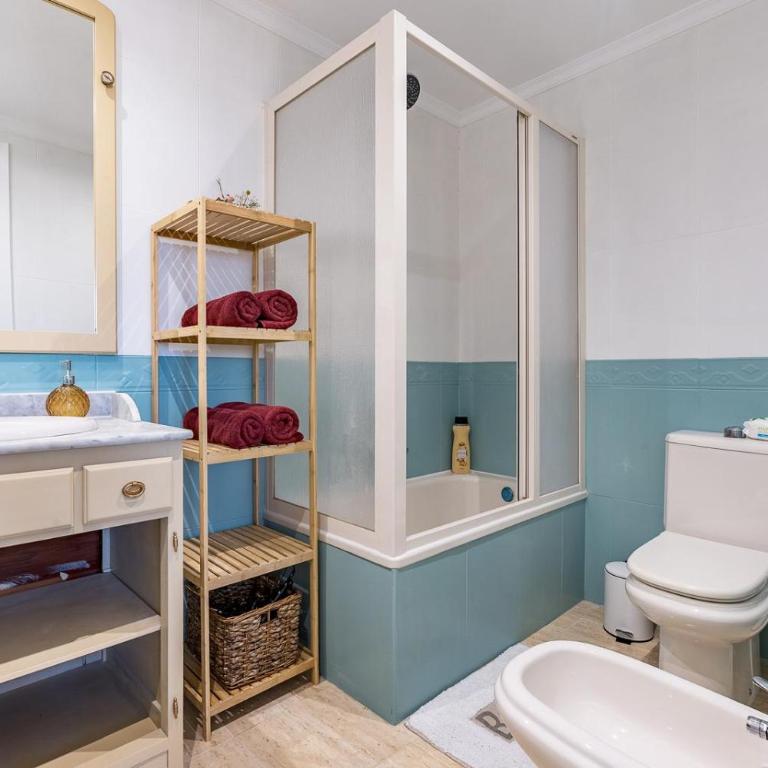 Magnífico ático a los pies del Albaicin - Three-Bedroom Apartment - 21