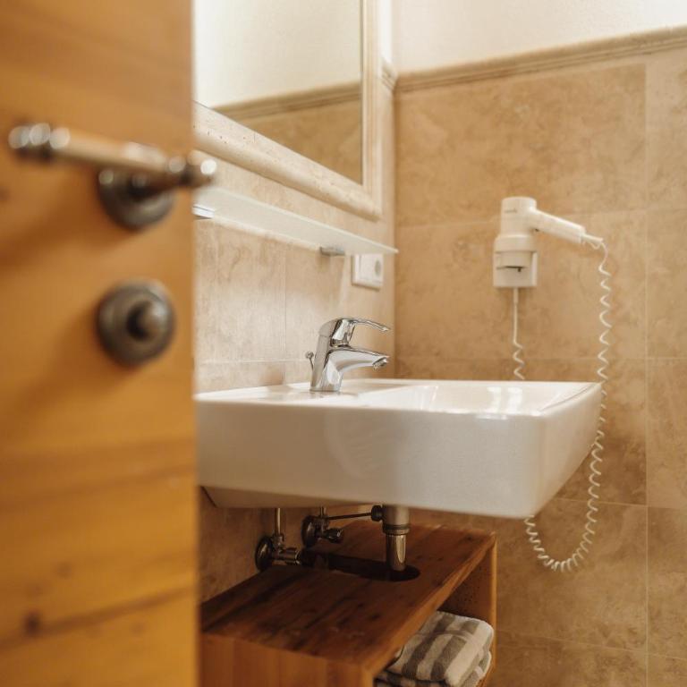 Jausenstation Pfefferbauer - Doppelzimmer mit Balkon - 6