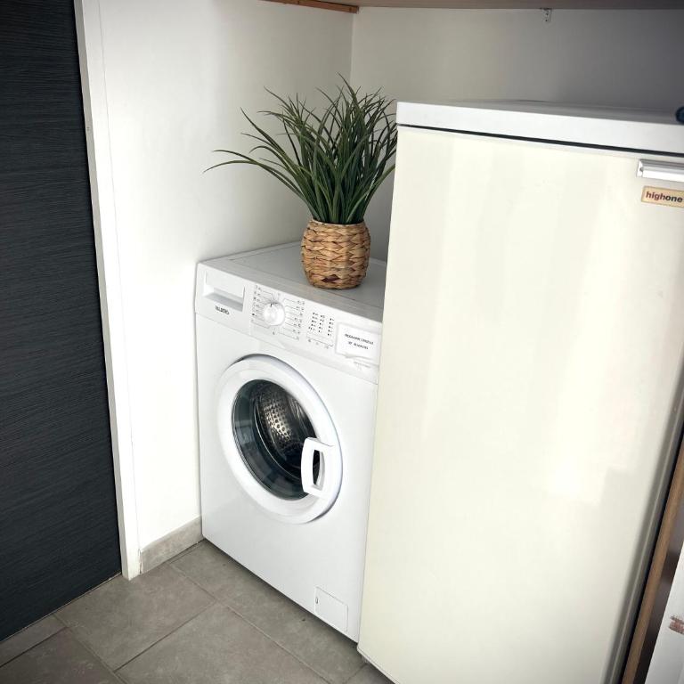 Bel appartement à 2 min de la plage à Six-Fours-les-Plages - Apartment - 23