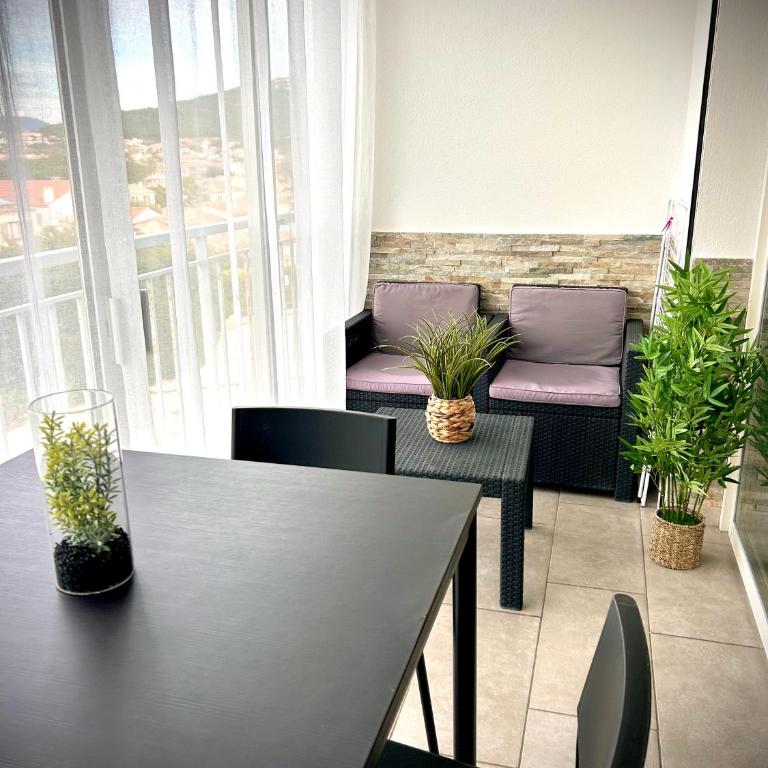 Bel appartement à 2 min de la plage à Six-Fours-les-Plages - Apartment - 18