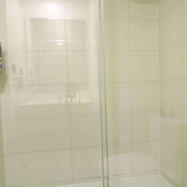 Vista ciudad, 4 personas, parking, gimnasio - Apartment - 6