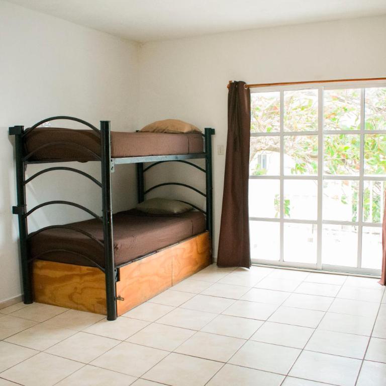 Balu Hotel - Bed in 8-Bed Mixed Dormitory Room - 5