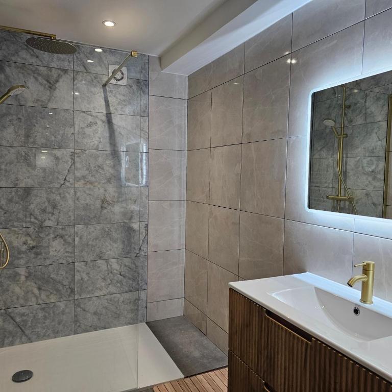 Résidence du Soleil & Spa - Collioure - Three-Bedroom Apartment - 6