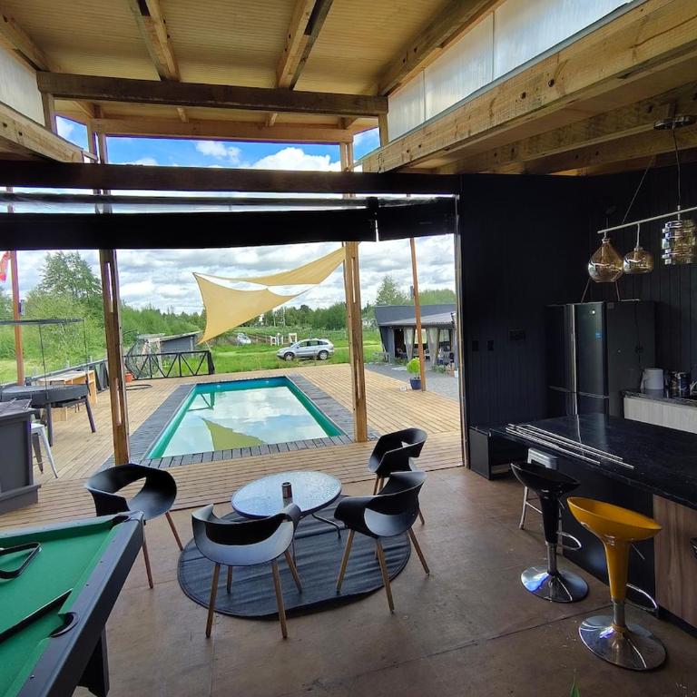 Casa quincho terraza y piscina - Villa de 1 dormitorio - 63