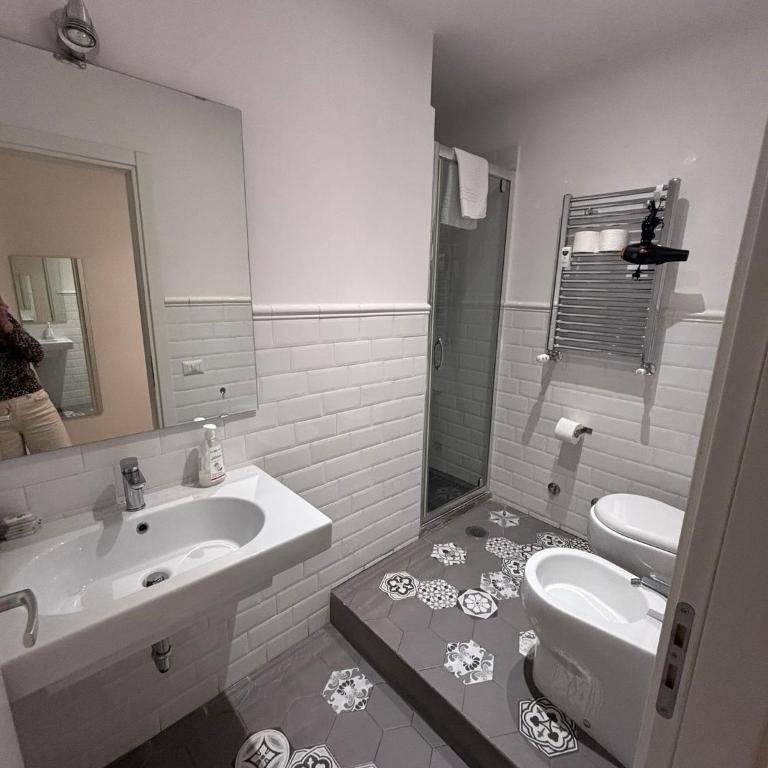 Spazio Cavour Guesthouse - Camera Quadrupla Comfort - 2