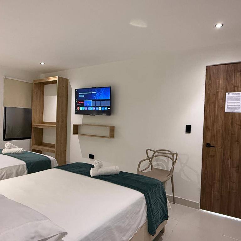 Arcadia Hotel - Quadruple Room - 1