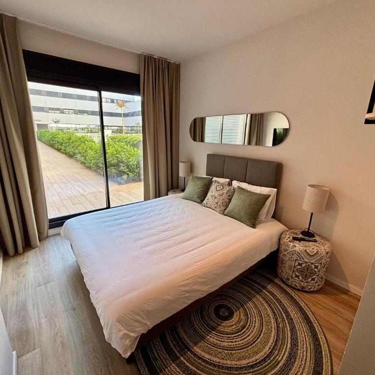 Living Experience Granada - Queen Room - 4