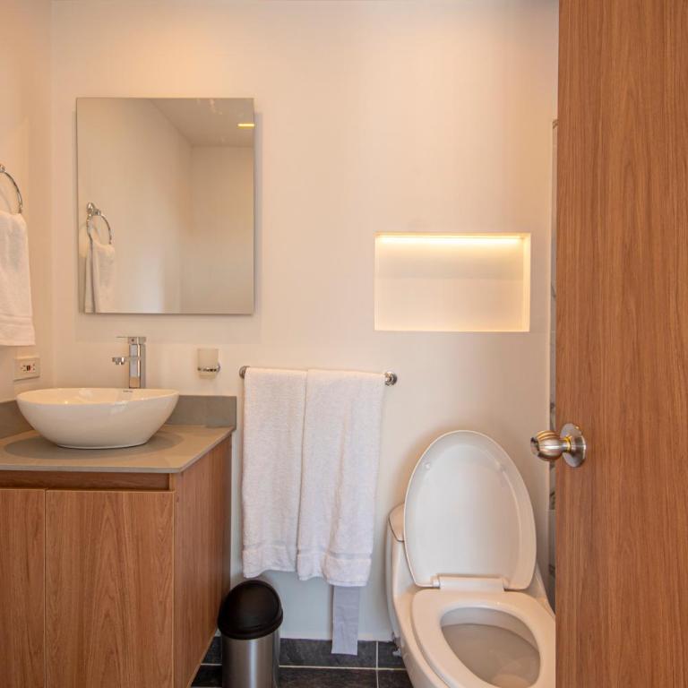 Cozyhomesco 1 - Two-Bedroom Apartment - 13