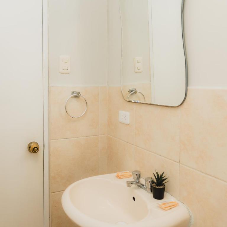 Galvez 3 Dormitorios by Casa Miraflores - Wifi Washer Hot Water - Three-Bedroom Apartment - 29