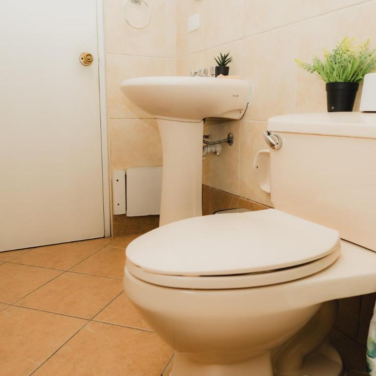 Galvez 3 Dormitorios by Casa Miraflores - Wifi Washer Hot Water - Three-Bedroom Apartment - 27