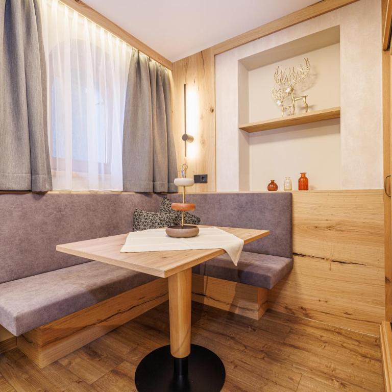 Hotel Ländenhof Superior - Doppelzimmer mit Balkon - Kategorie B - 8