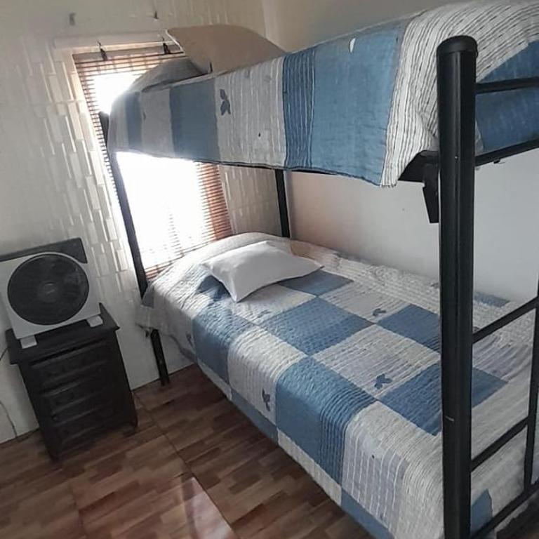 Hostal Pura Vida - Twin Room - 1