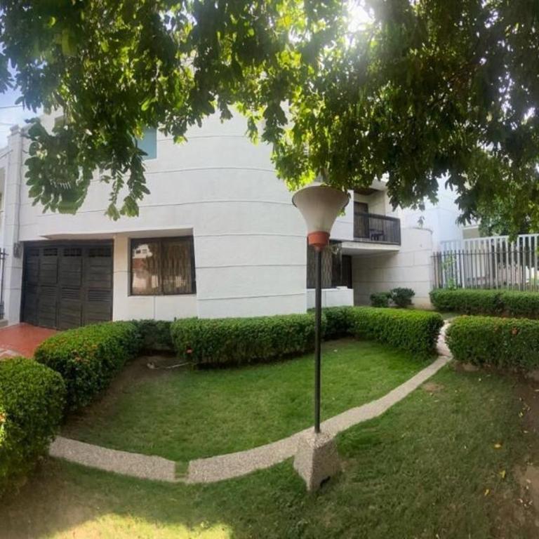 Casa espaciosa al norte de valledupar - Casa de 3 dormitorios - 1