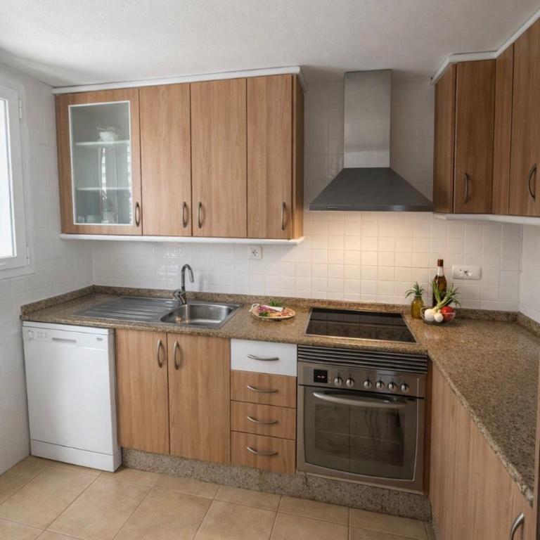 Schöne Unterkunft mit Pool und Terrasse. - Apartamento de 2 dormitorios - 28