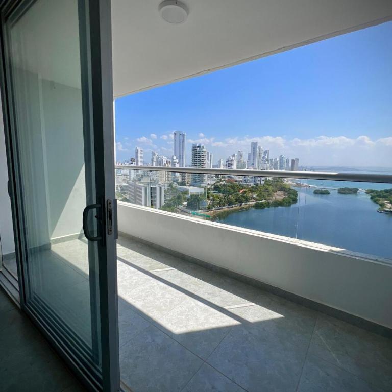 Vista soñada cerca al mar y centro histórico - Two-Bedroom Apartment - 6