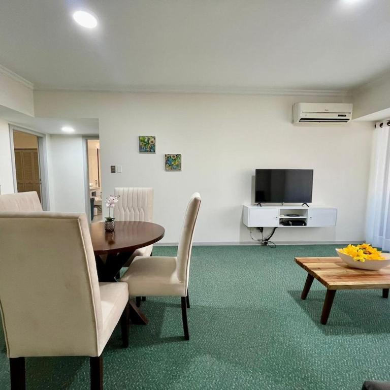 5-star hotel, 2 bedrooms, nice decoration, very complet social area, very good price - Apartamento de 2 dormitorios - 28