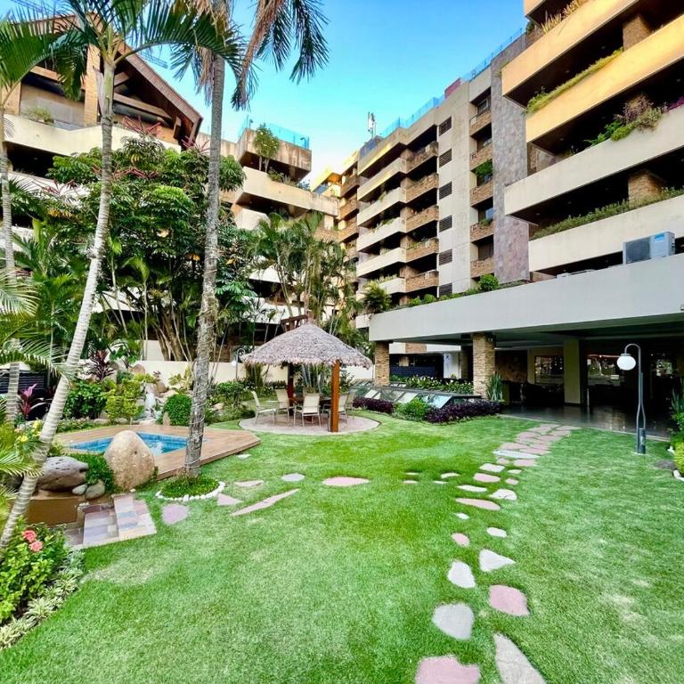 5-star hotel, 2 bedrooms, nice decoration, very complet social area, very good price - Two-Bedroom Apartment - 58