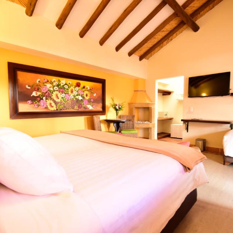 Hotel Campanario de la Villa - Triple Room - 4