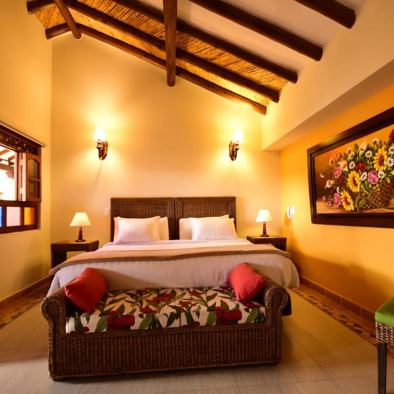 Hotel Campanario de la Villa - Triple Room - 5