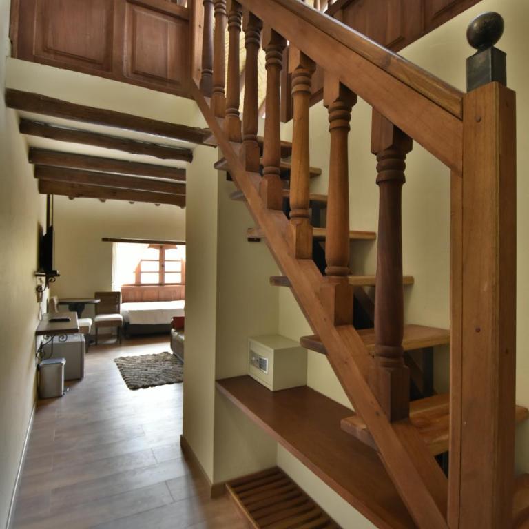Hotel Campanario de la Villa - Family Room - 5
