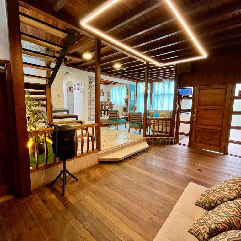 Casa de Emmita - Four-Bedroom House - 13