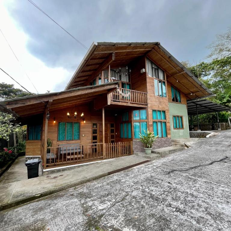 Casa de Emmita - Four-Bedroom House - 7