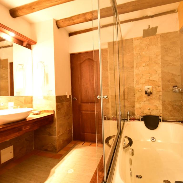 Hotel Campanario de la Villa - Suite - 1